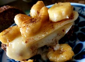 Foto de Tosta de queijo com banana caramelada