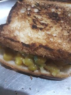 ब्रेड सैंडविच (bread sandwich recipe in Hindi) रेसिपी मुख्य फोटो