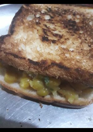 ब्रेड सैंडविच (bread sandwich recipe in Hindi) रेसिपी मुख्य फोटो