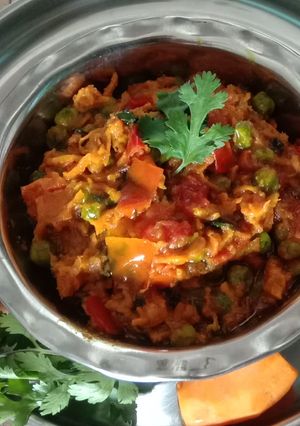 લીલી હળદર નું શાક (Raw haldar sabji recipe in Gujarati) રેસીપી મુખ્ય ફોટો