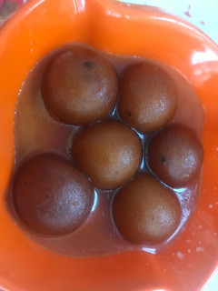 गुलाब जामुन (Gulab jamun recipe in Hindi) रेसिपी मुख्य फोटो