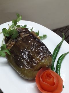 भरवां शिमला मिर्च (Bharva shimla mirch recipe in hindi) रेसिपी मुख्य फोटो