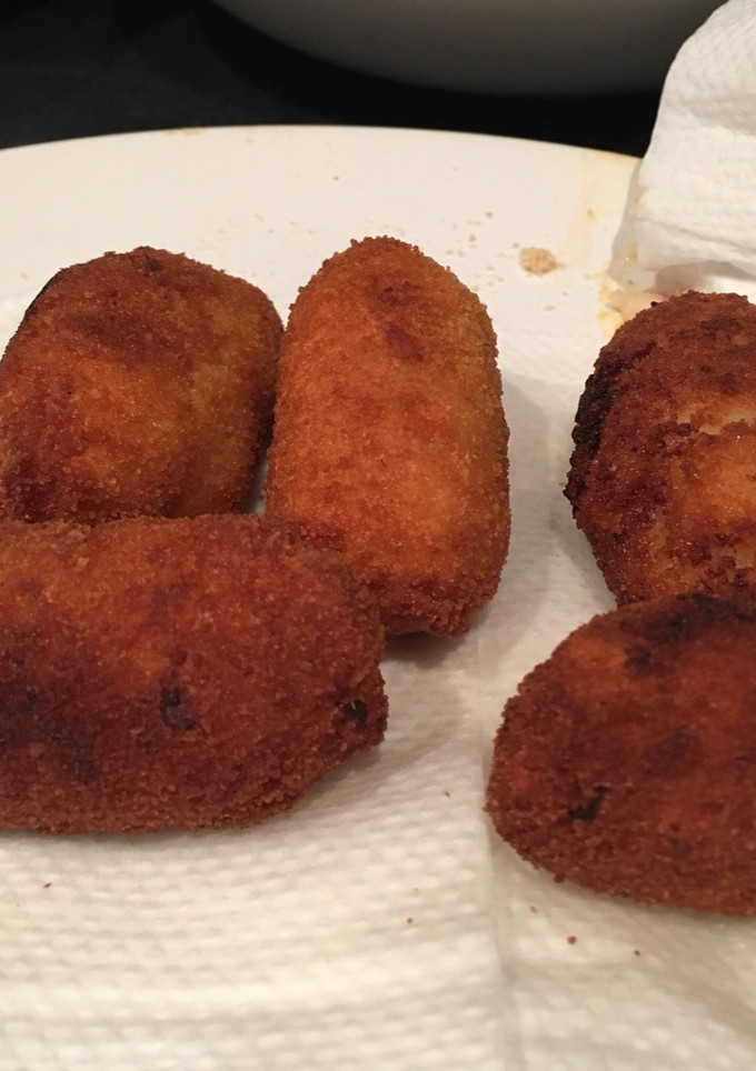 Una foto de Croquetas de jamón en panificadora
