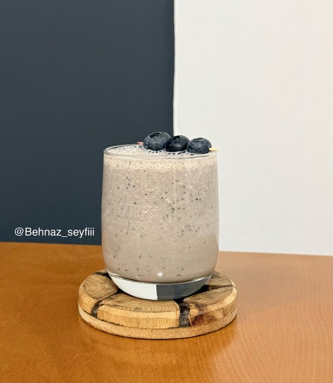 عکسی از دستور اسموتی موز و بلوبری 🫐