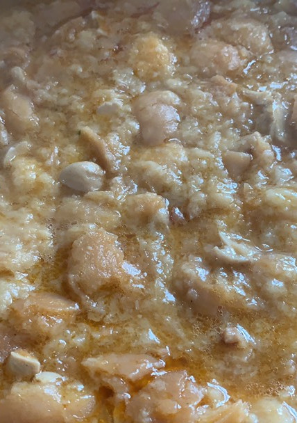 Una foto de Sopas de ajo y setas 🍄
