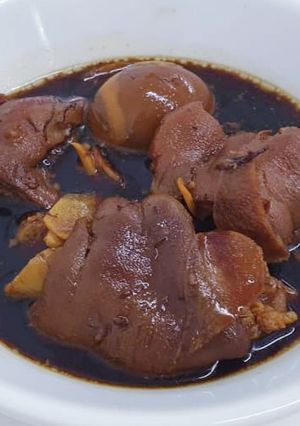 A picture of Braised Trotter Vinegar 猪脚醋.