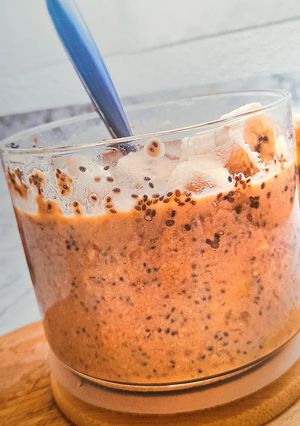 Une photo de Overnight porridge façon banana bread au café
