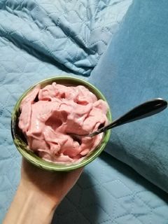 Фото Домашнее,🍧веганское мороженое :банан🍌 +клубника 🍓.