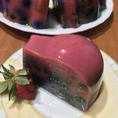 A picture of Puding Mozzaik Jambu Strawbery.