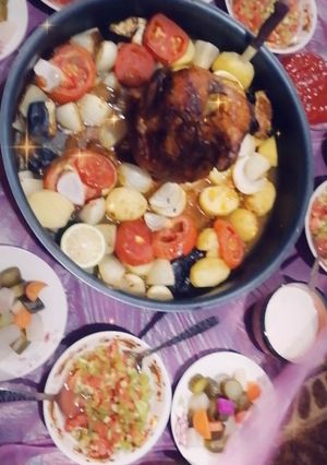 صورة لوصفة دجاج مقعد بالفرن 🙇 مع الخضراوات