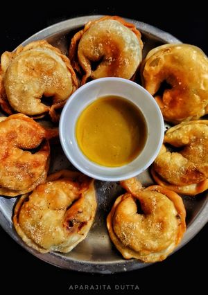চিকেন ফ্রাই মোমো (chicken fried momo recipe in bengali) রেসিপির প্রধান ছবি