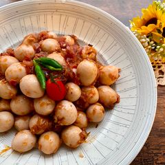 A picture of Quail Eggs Curry.