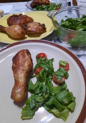 Una foto de Pollo con curry y limón