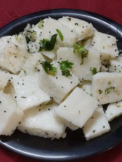 चावल के ढोकला (chawal ke dhokla recipe in Hindi) रेसिपी मुख्य फोटो