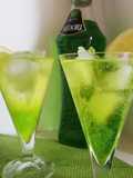 Cocktail Midori Sour con lo sweet and sour mix
