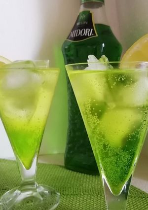 Foto di Cocktail Midori Sour con lo sweet and sour mix