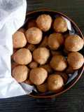 Gund ke laddoo