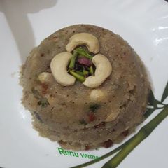 Sooji ka halwa A picture of Sooji ka halwa.