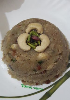 A picture of Sooji ka halwa.