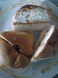 Pan con mantequilla de maní y miel