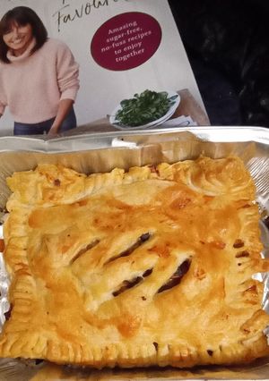 A picture of Large chicken & mushroom puff pastry pasty 😋😋 In Airfryer.