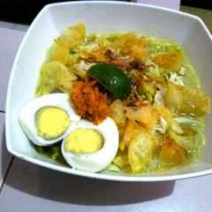 A picture of Soto ayam segar.