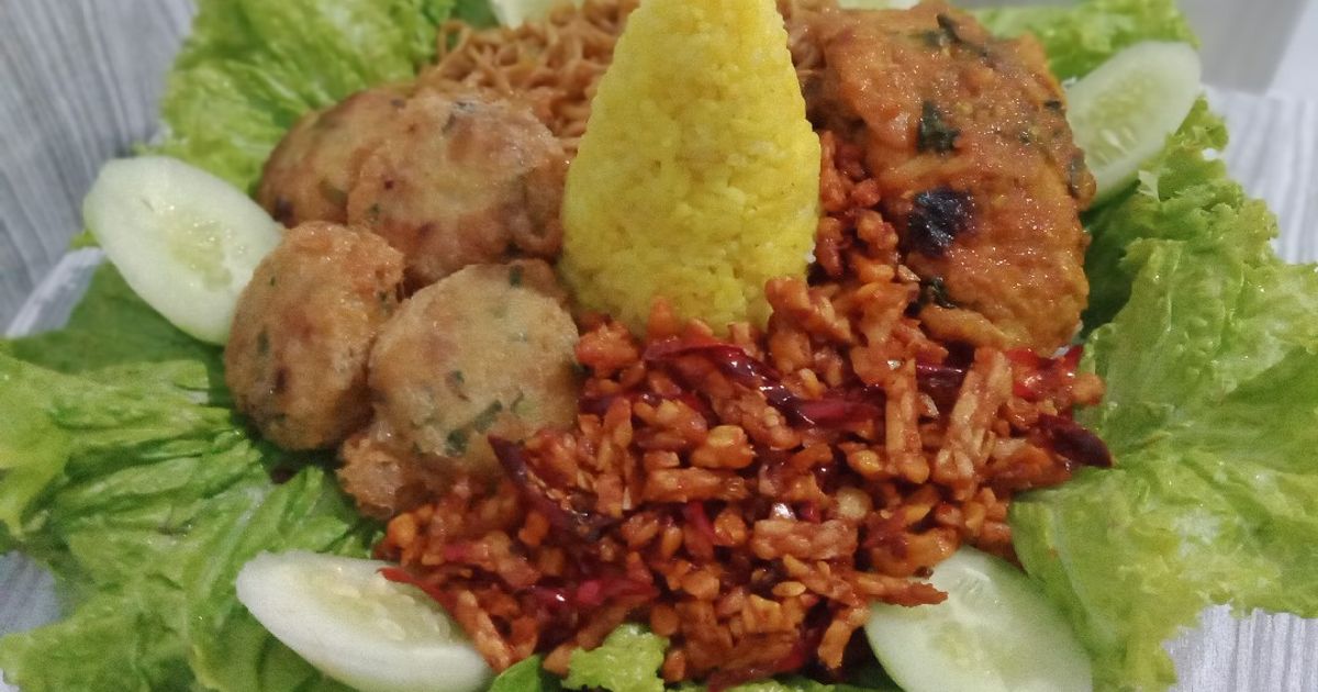 Nasi Kuning "Tumpeng" Pulen RiceCooker