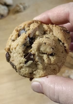 Une photo de 🍪 Cookies aux pépites de chocolat noir (sans gluten et sans lactose)