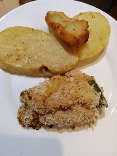 Una foto de Pechuga de pollo rellena