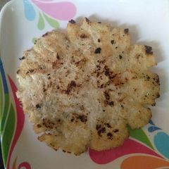 A picture of Samak ke chawal ki Roti.