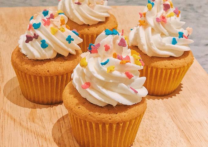 Resep Classic Vanilla Cupcake Oleh Graviela - Cookpad