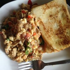 A picture of Mushroom Egg Sauce & Pan Toast Bread.