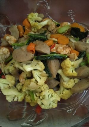 Foto resep Tumis kembang kol sawi bakso saos tiram