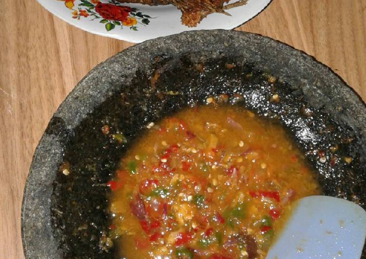 Cara mudah memasak Mujahir Sambel Pepecak, Enak Banget