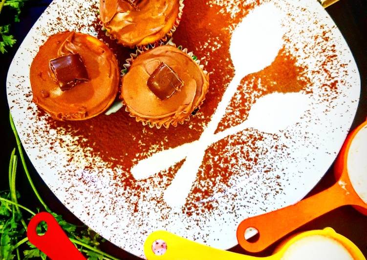 How to Make Ultimate Chocolate Caramel Cupcakes