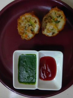 आलू ब्रेड रोल्स(aloo brad rolls recipe in hindi) रेसिपी मुख्य फोटो