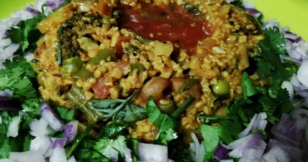 Dalia oats veggies Recipe by Sangeeta Mishra Cookpad