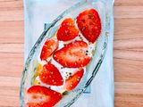 Copa de frutillas diferente 🍓fresas, chía, yogur de búfala, AOVE, sal en escamas y polen de abejas 🐝