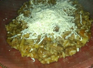 Una foto de Guiso de lentejas con arroz 🙉