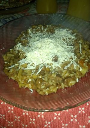 Una foto de Guiso de lentejas con arroz 🙉