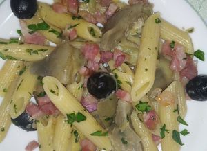 Foto di Pennette con cuori di carciofi e pancetta