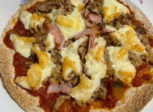 Foto principal de Pizza con tortita de trigo integral en freidora de aire