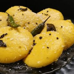 A picture of Dhokla idli.