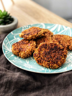 Una foto de Hamburguesas veganas de restos de pulpa y fibra de un zumo