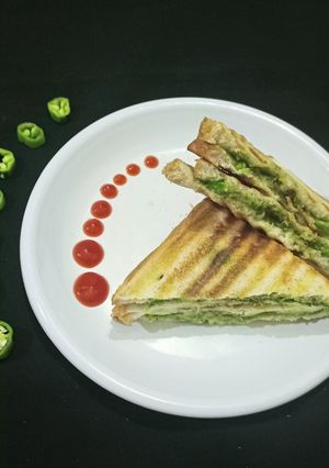 A picture of 20 minutes Chilli Cheese Sandwich for Breakfast or Snacks.