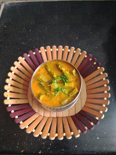* முருங்கைக் காய் பொரிச்சக் கூட்டு * (murungaikkai koottu recipe in tamil) செய்முறை முக்கிய புகைப்படம்