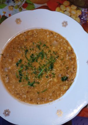 Sárgaborsó főzelék kuszkusz- és fokhagymás pirítóssal (vegán) recept fotója