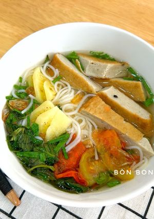 A picture of Nha Trang Fish Cake Noodle Soup (Bún Chả Cá Nha Trang).