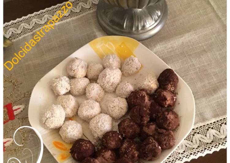 How to Prepare Perfect Tartufini di pandoro al cioccolato fondente e cocco