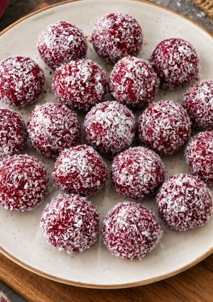 A picture of Beetroot Ladoo.